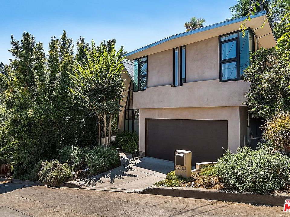 1st image of 8934 Holly Pl