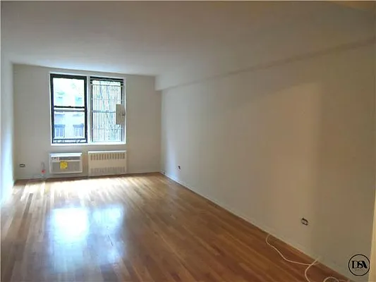 Rented by DSA Realty | media 25