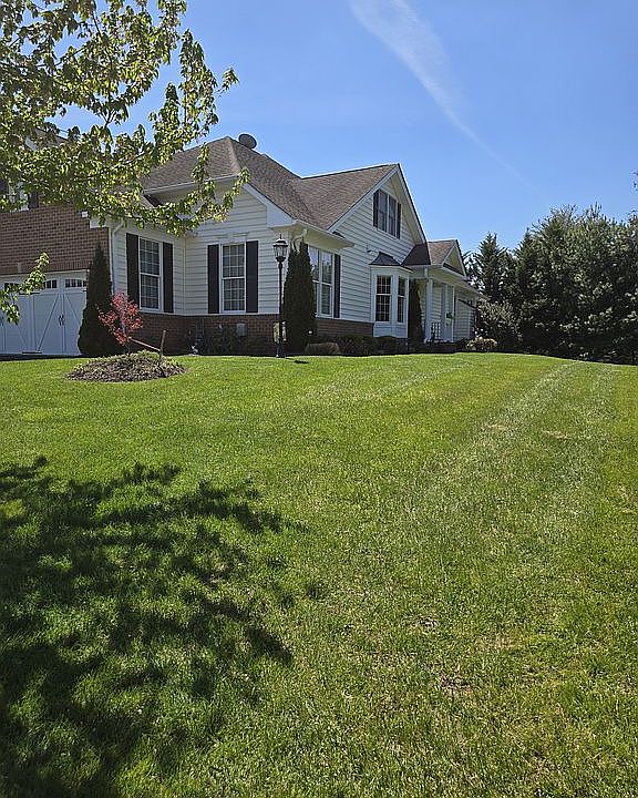 1st image of 929 Cider Mill Ln