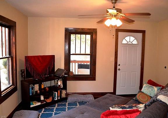 3rd image of 396 Spicewood Trl
