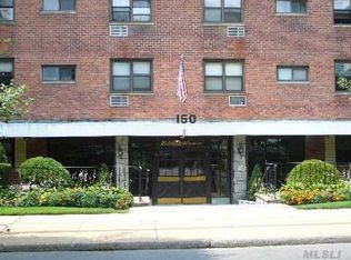 150 S Ocean Ave APT 2A, Freeport, NY 11520