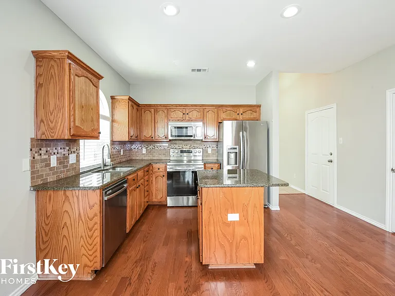 10649 Fossil Hill Dr — Photo 8