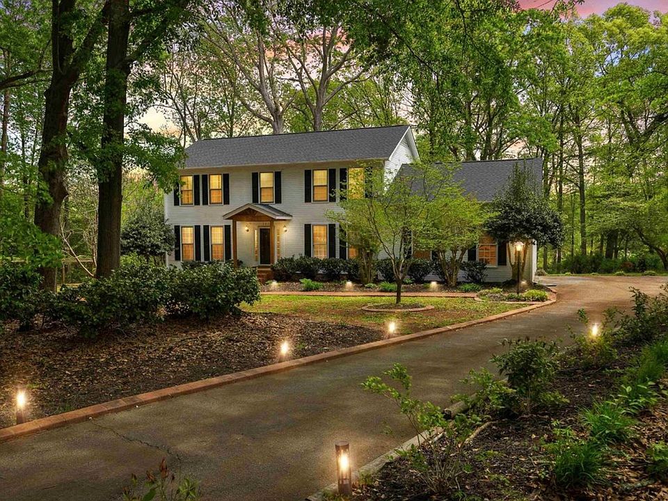 1st image of 122 Hollyridge Rd