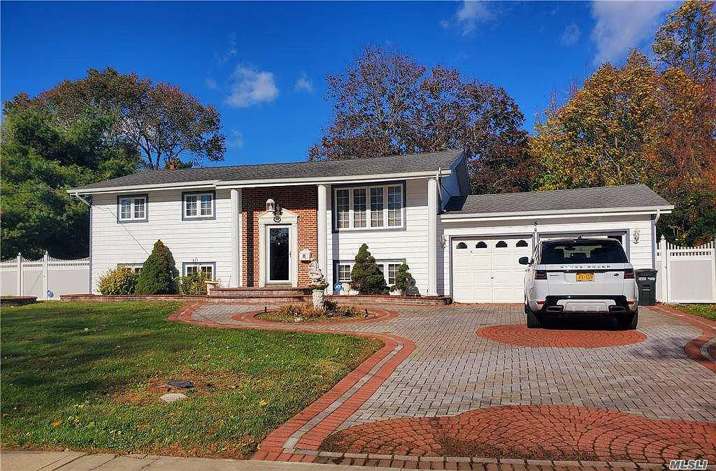 54 Circle Dr photo 1