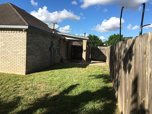 2nd image of 3040 Aberdeen Dr
