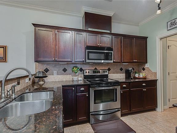 5th image of 4306 Whispering Creek Ct