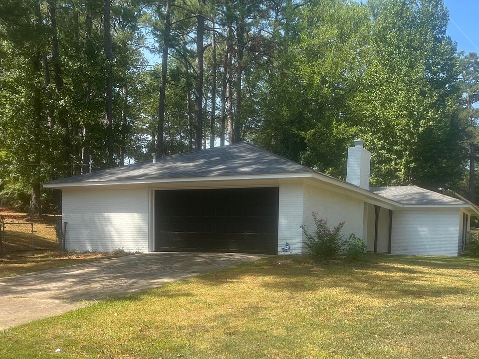 1st image of 203 Holly Hill Dr