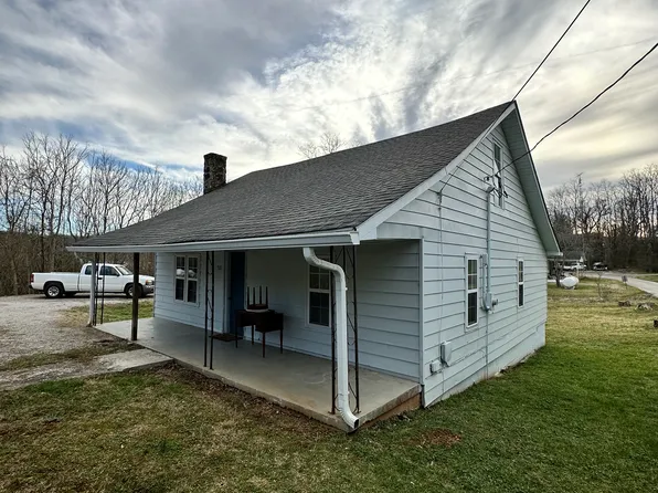 301 Sunset Dr, Byrdstown, TN 38549