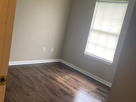 4th image of 2704 Cypress St