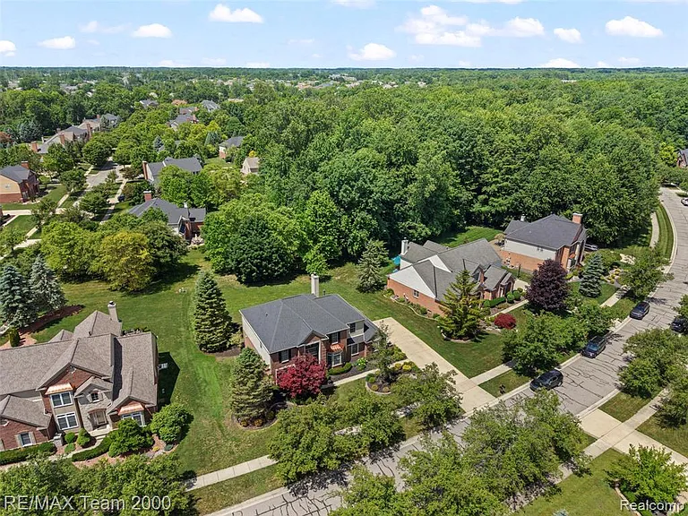 1248 Lasalle Rd — Photo 55