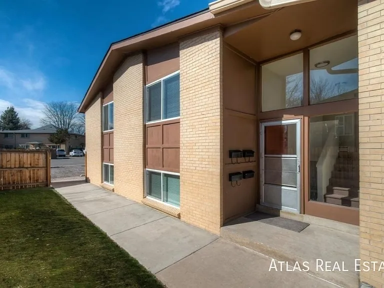 3730 Owens St #C — Photo 20