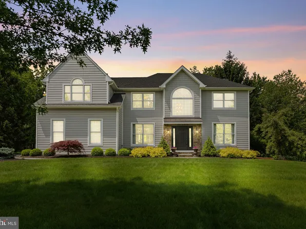 4935 Hunt Field Dr, Doylestown, PA 18902