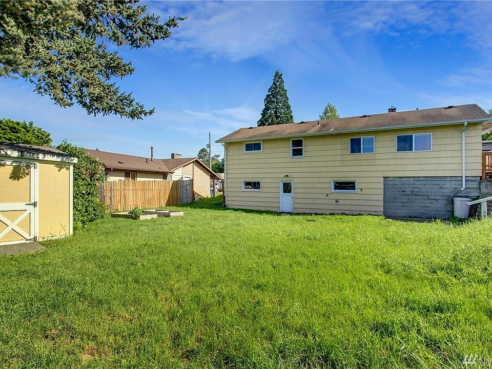 2nd image of 8532 S 123rd Pl