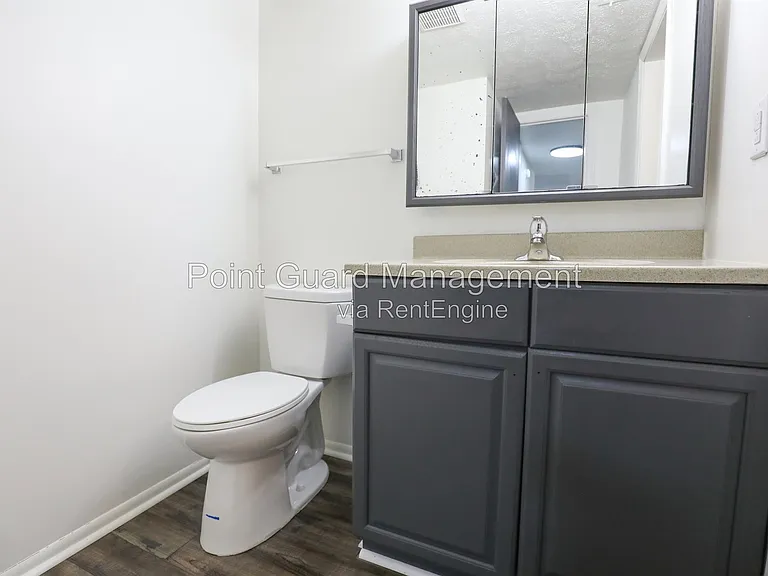 The Vincent Apartments — Photo 35