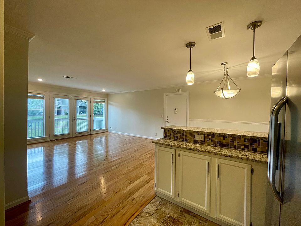 1st image of 21 Vaughns Gap Rd APT 28
