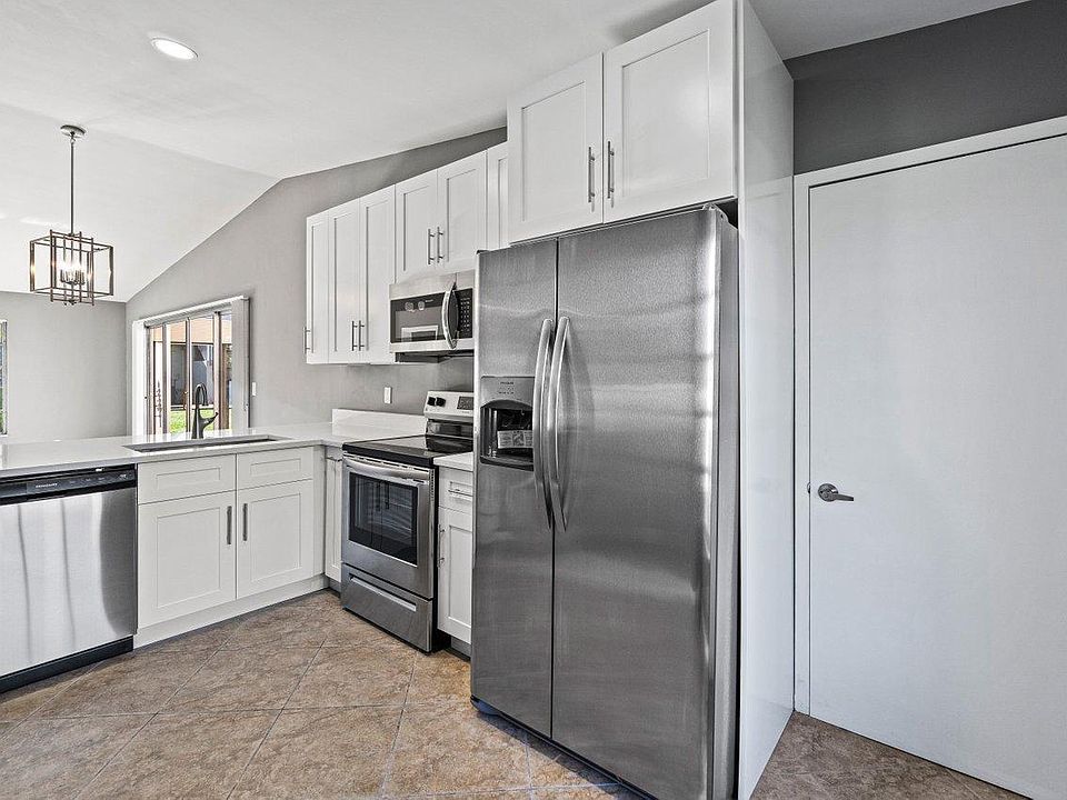 1st image of 5497 Viburnum Cir
