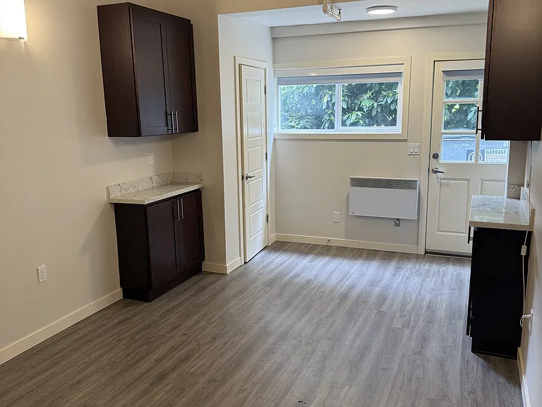 6402 Phinney Ave N #13 — Photo 6