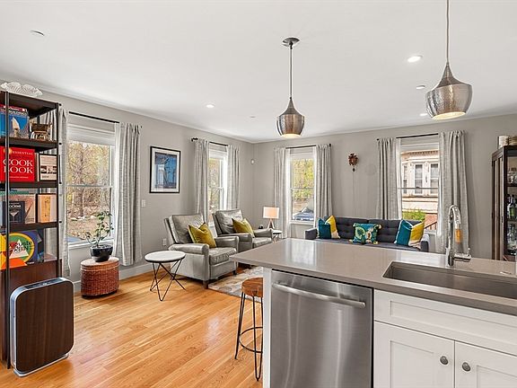 4th image of 178 Thornton St Unit 1