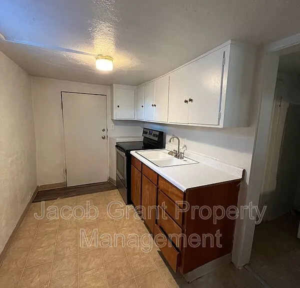 353 H St #3 — Photo 2