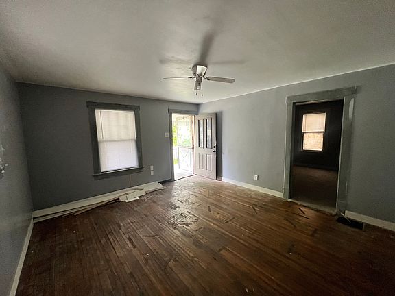 2nd image of 1365 E Walnut St