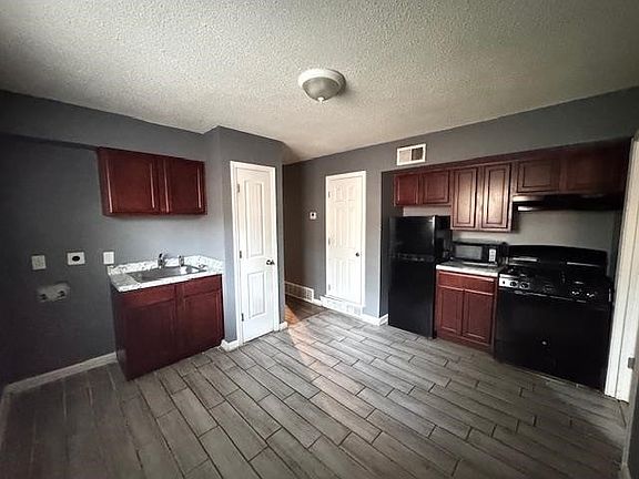 3rd image of 341 Gaston Ave