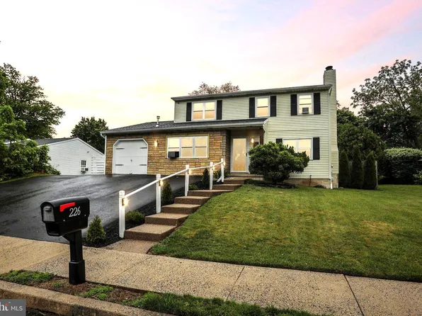 226 Parkridge Dr, Perkasie, PA 18944