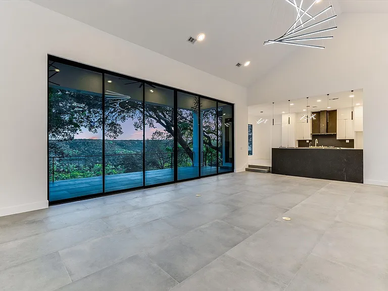 9409 Bell Mountain Dr — Photo 10