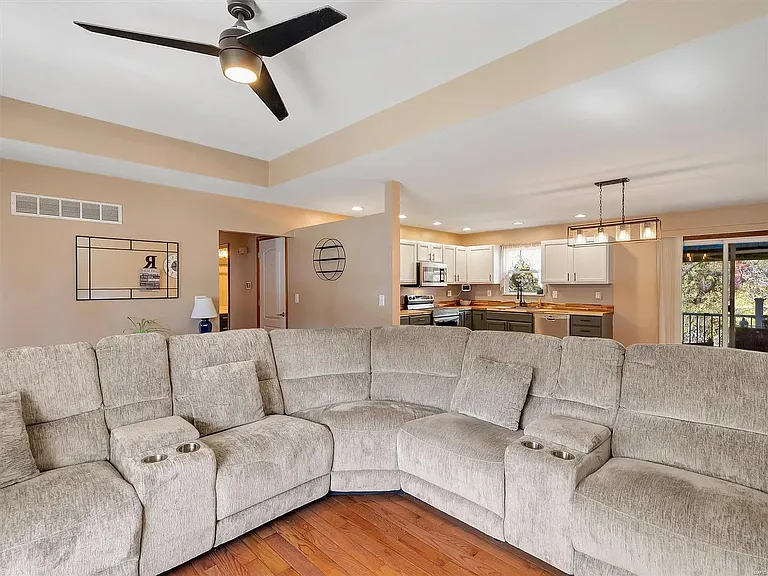 2109 Brookview Ct — Photo 16