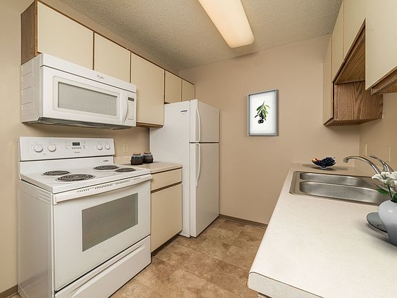 3rd image of 807 N Cleveland Ave #206