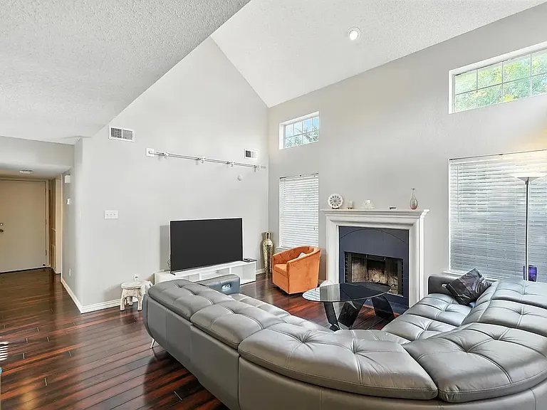 1426 Harmony Ln — Photo 6