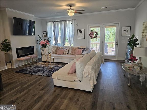 2nd image of 556 Amarante Cir