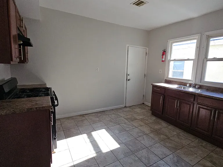 58-60 Clinton Pl #2 — Photo 2