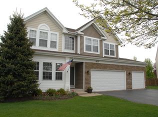 407 Merganser Ct, Lindenhurst, IL 60046