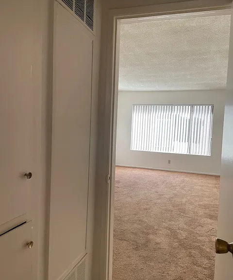 1212 N Edgemont St #6 — Photo 5