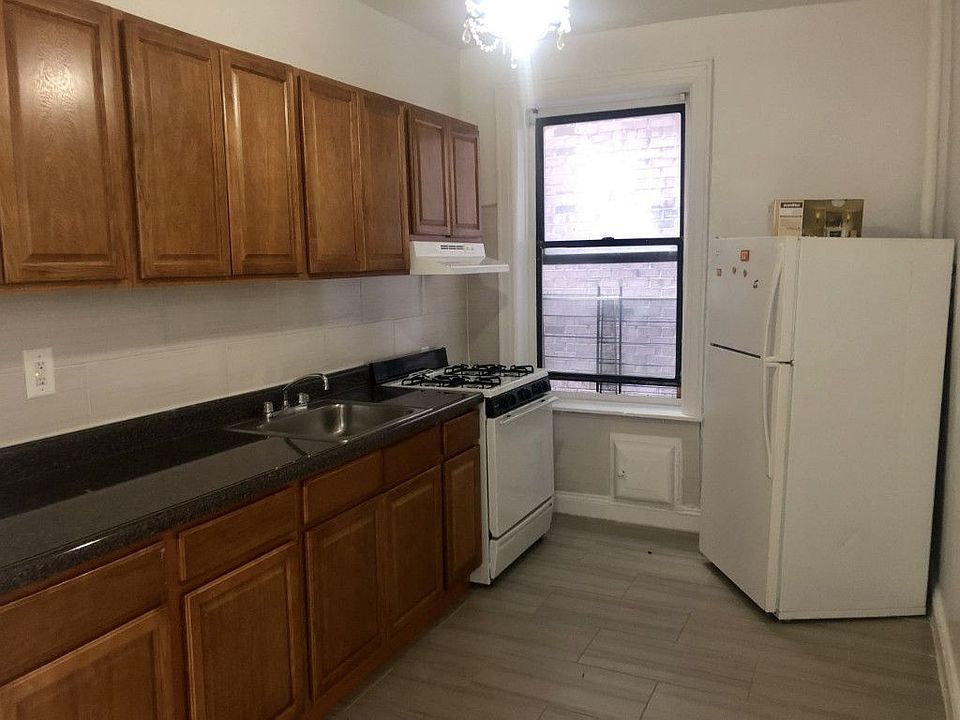 2nd image of 633 E 224th St APT 2D