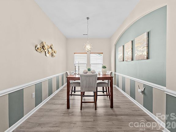3rd image of 3813 Quiet Creek Cres