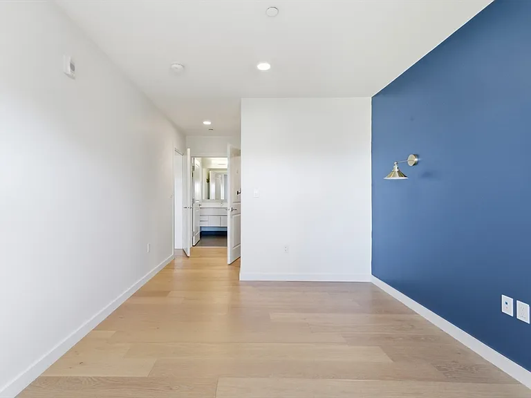 16 Boardman St #202 — Photo 6