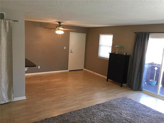 5th image of 6232 Robinson St APT 3