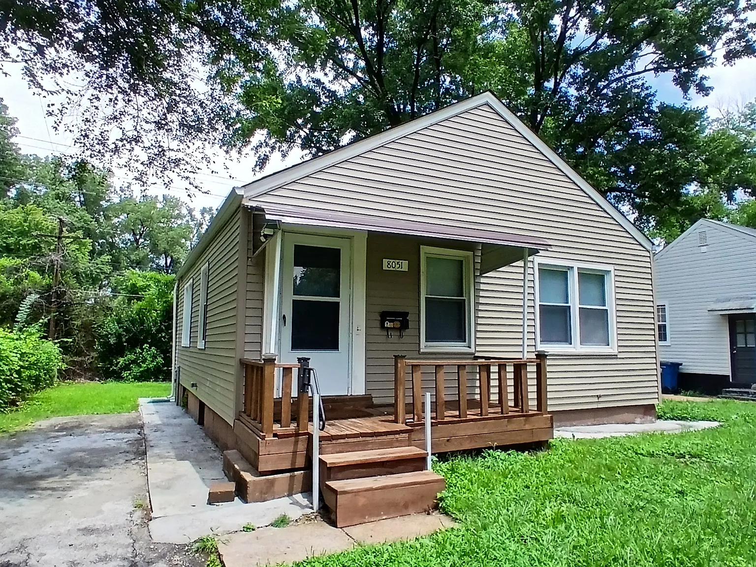 8051 Aline Ave — Photo 2