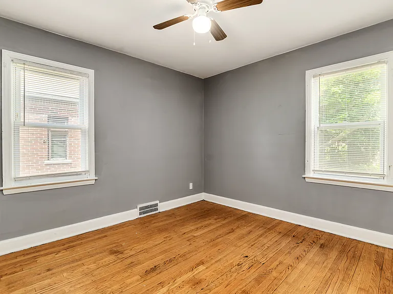 11262 Courville St — Photo 17