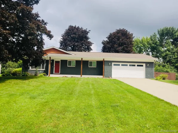 6302 Church St, Clarkston, MI 48346