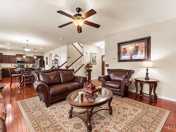 4th image of 233 Peoria Ln