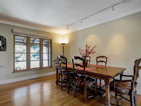 5th image of 68 Mariposa Ave