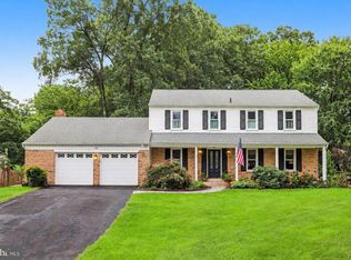 44 Acorn Ct, Sterling, VA 20164