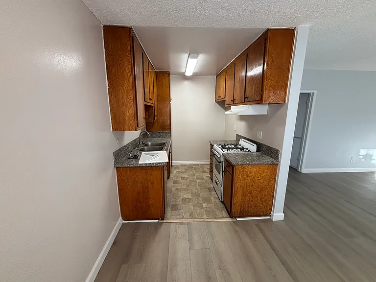 5327 Auckland Ave #4 — Photo 8