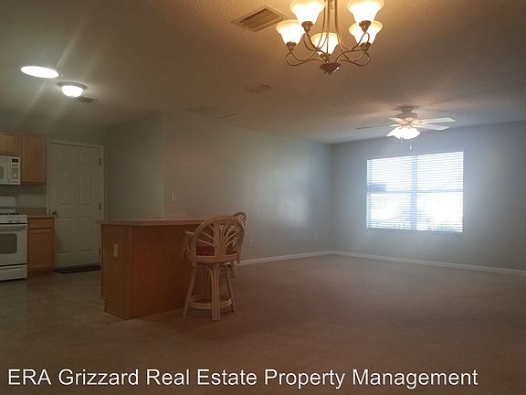 3rd image of 1411 Walterboro Ln