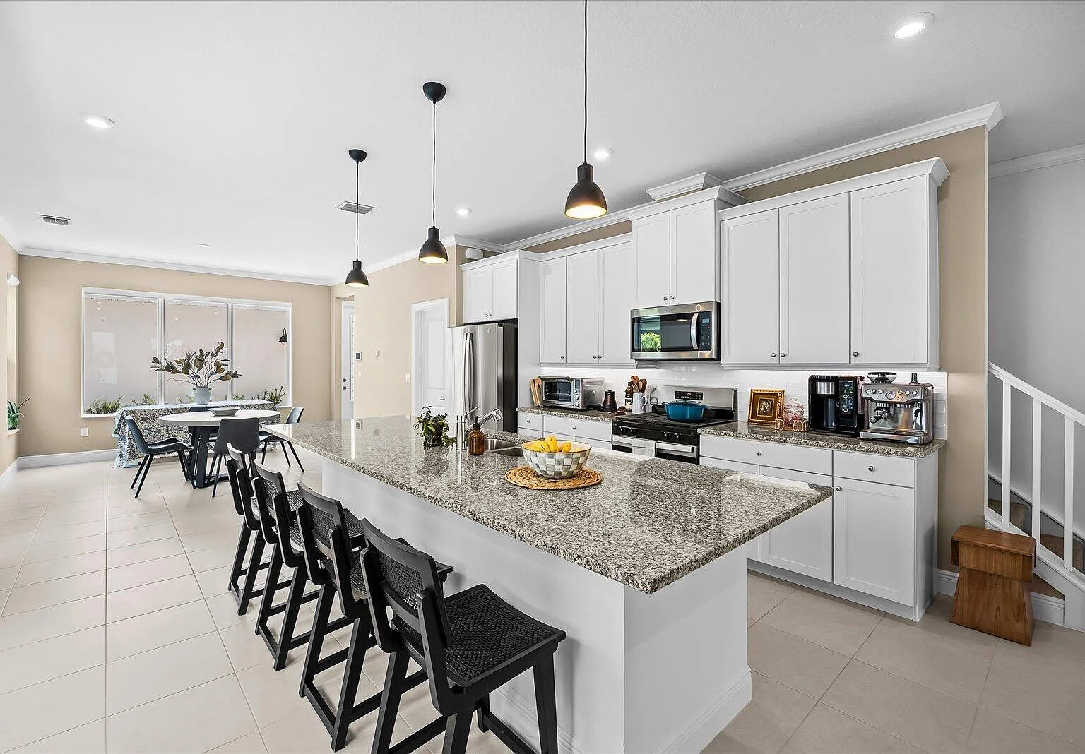 3 bed, 2.5 bath, 1826 sqft, $3,500 — Photo 1