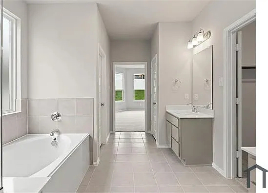 10020 Adams Ln — Photo 6