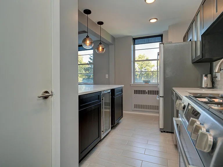 1620 E Broad St #408 — Photo 33