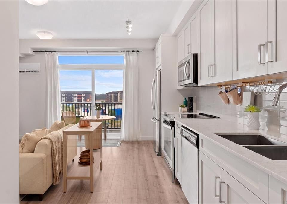 1st image of 20 E Walgrove Walk SE #408